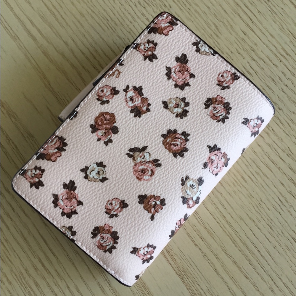 Coach Corner Zip Rosette Print Blush Multi Wallet - Picture 2 of 8
